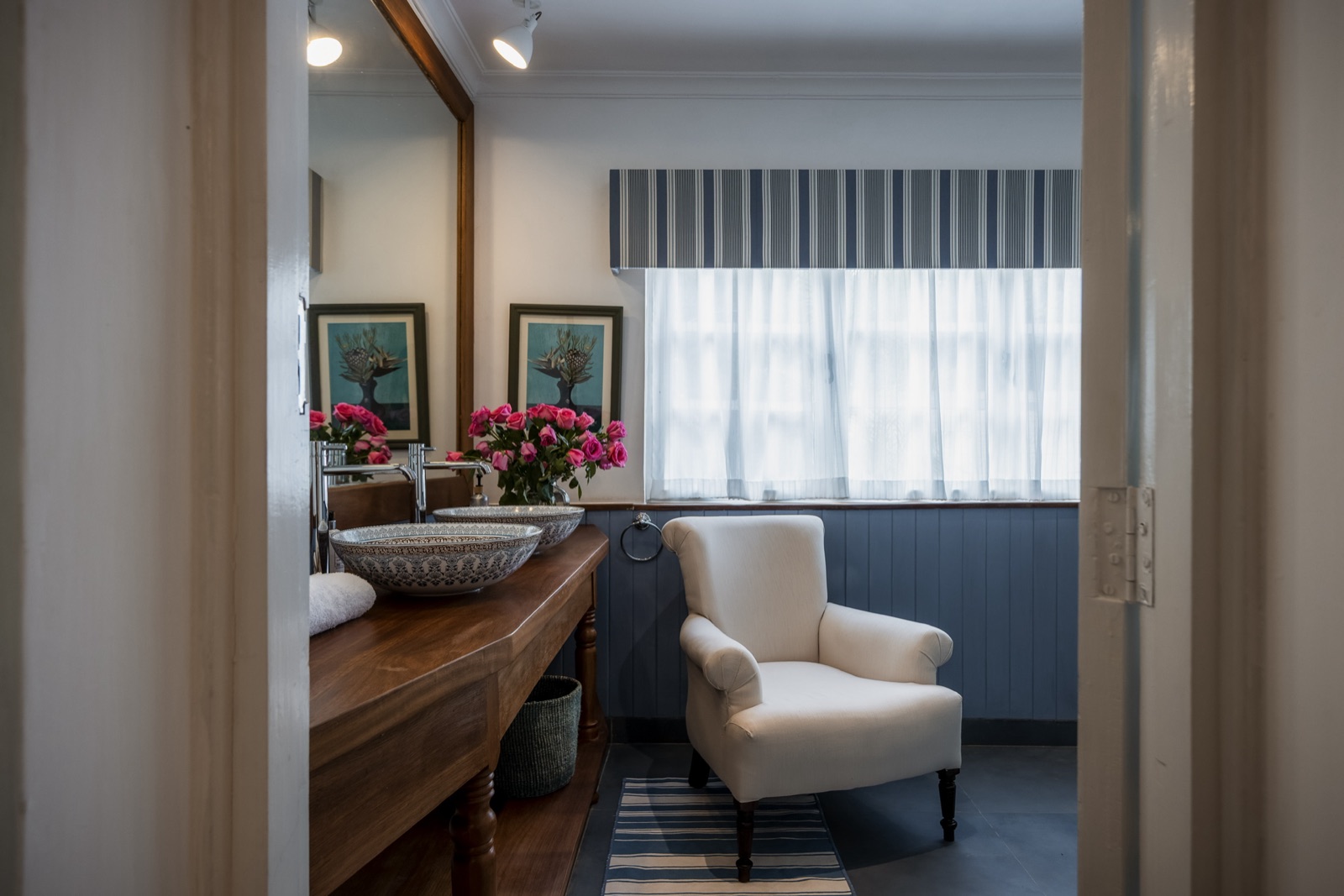 The en-suite bathroom in the Jacaranda room